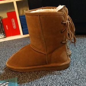 Bearpaw boots with sting tied back